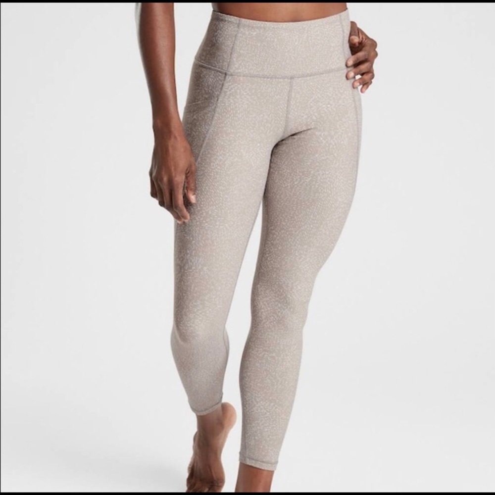 Athleta Salutation Stash Pocket Tight